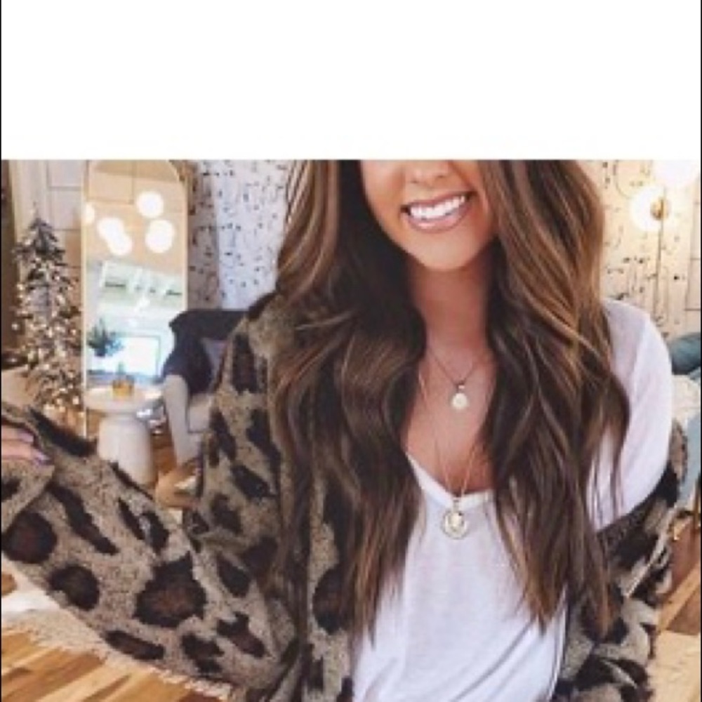 Leopard cardigan sweater with pockets. Size s